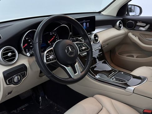 Used 2021 Mercedes-Benz GLC 300 image 11