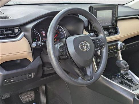 Used 2021 Toyota RAV4 XLE image 10