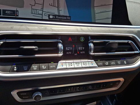 Used 2022 BMW X7 M50i AWD/4WD image 23