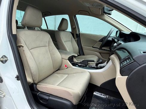 Used 2016 Honda Accord LX image 16