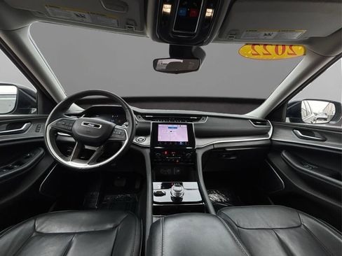Used 2022 Jeep Grand Cherokee L Limited AWD/4WD image 27