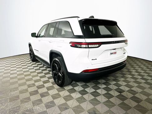 Certified 2025 Jeep Grand Cherokee Limited w/ Black Appearance Package AWD/4WD image 8