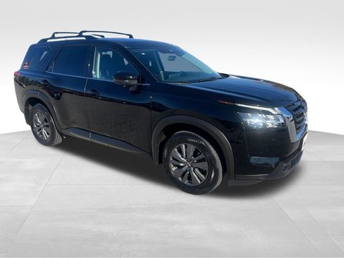 Used 2022 Nissan Pathfinder SV image 8