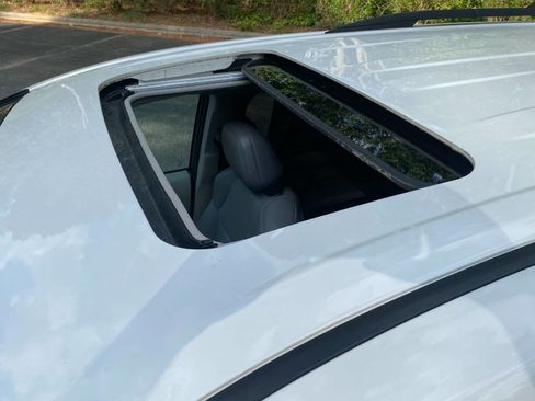 Used 2021 Toyota Sienna XLE image 39