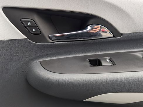 Used 2020 Chevrolet Bolt Premier w/ Infotainment Package image 21