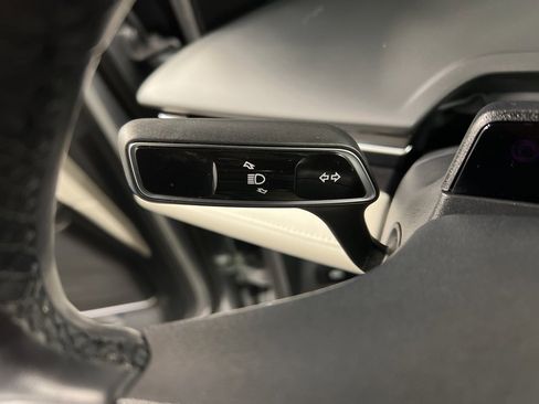 Certified 2025 Lincoln Nautilus Reserve image 23