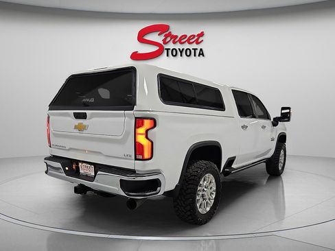 Used 2025 Chevrolet Silverado 2500 LTZ w/ LTZ Premium Texas Edition AWD/4WD image 3