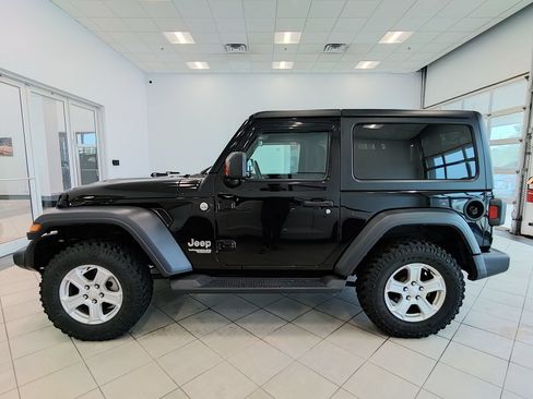 Used 2021 Jeep Wrangler Sport AWD/4WD image 6