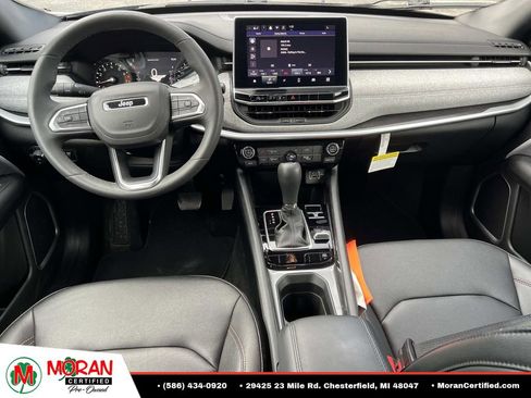Used 2024 Jeep Compass Latitude AWD/4WD image 13