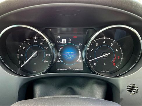 Used 2019 Jaguar F-PACE Premium image 22