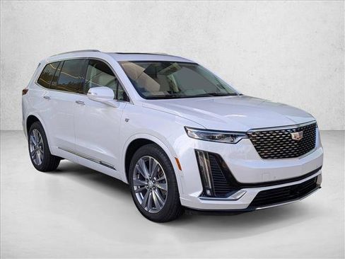Used 2024 Cadillac XT6 Premium Luxury w/ Technology Package AWD/4WD image 3