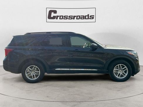 Used 2025 Ford Explorer Active image 6
