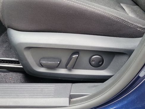 Used 2025 Nissan Rogue SV AWD/4WD image 22