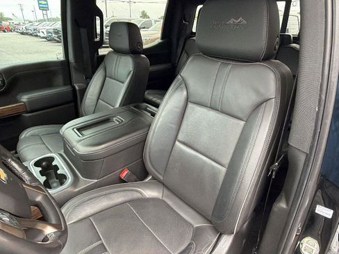 Used 2020 Chevrolet Silverado 1500 High Country w/ Technology Package AWD/4WD image 4