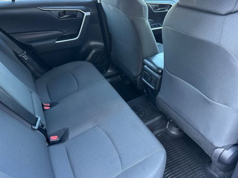 Used 2022 Toyota RAV4 LE image 19