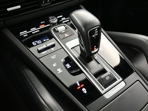 Certified 2023 Porsche Cayenne Coupe image 21