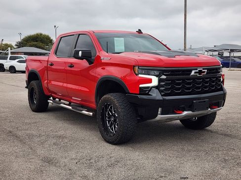 Used 2022 Chevrolet Silverado 1500 ZR2 w/ Technology Package image 2
