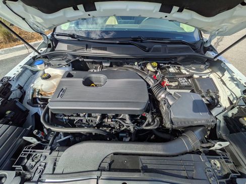 Certified 2020 Lincoln Corsair FWD w/ Equipment Group 101A image 11