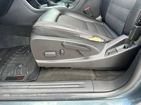 Used 2015 GMC Canyon SLE w/ All-Terrain Package AWD/4WD image 13