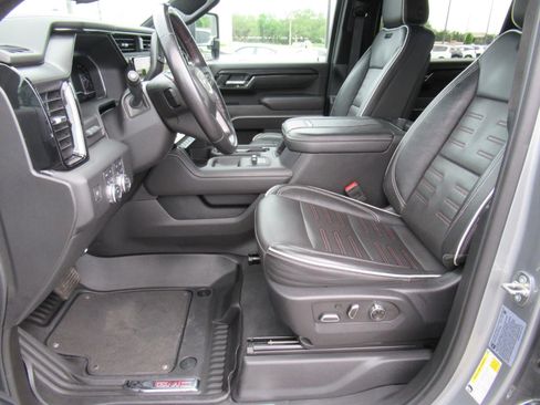 Used 2024 GMC Sierra 2500 AT4X AWD/4WD image 17