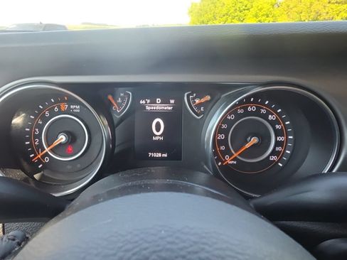 Used 2022 Jeep Gladiator Sport AWD/4WD image 23