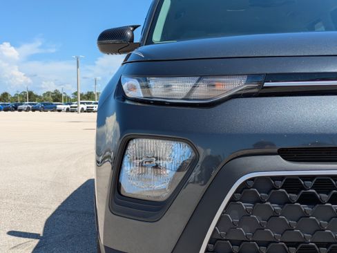 Used 2022 Kia Soul S FWD image 10