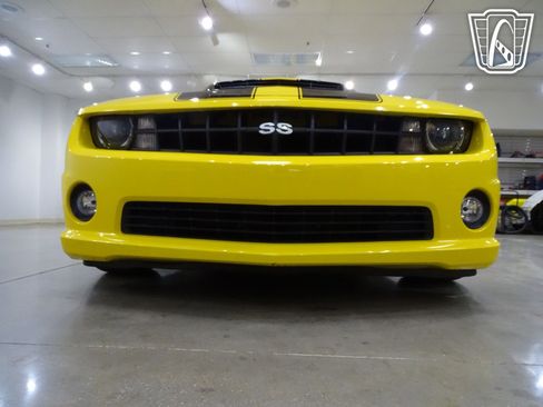 Used 2010 Chevrolet Camaro SS w/ RS Package image 25
