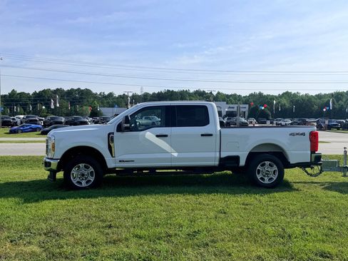 Used 2026 Ford F250 XLT AWD/4WD image 3