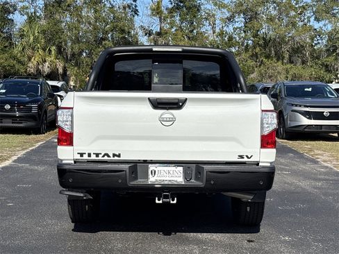 Certified 2024 Nissan Titan SV w/ SV Bronze Edition Package image 9