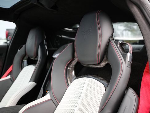 Used 2023 Chevrolet Corvette Stingray Premium Cpe w/ 3LT image 17