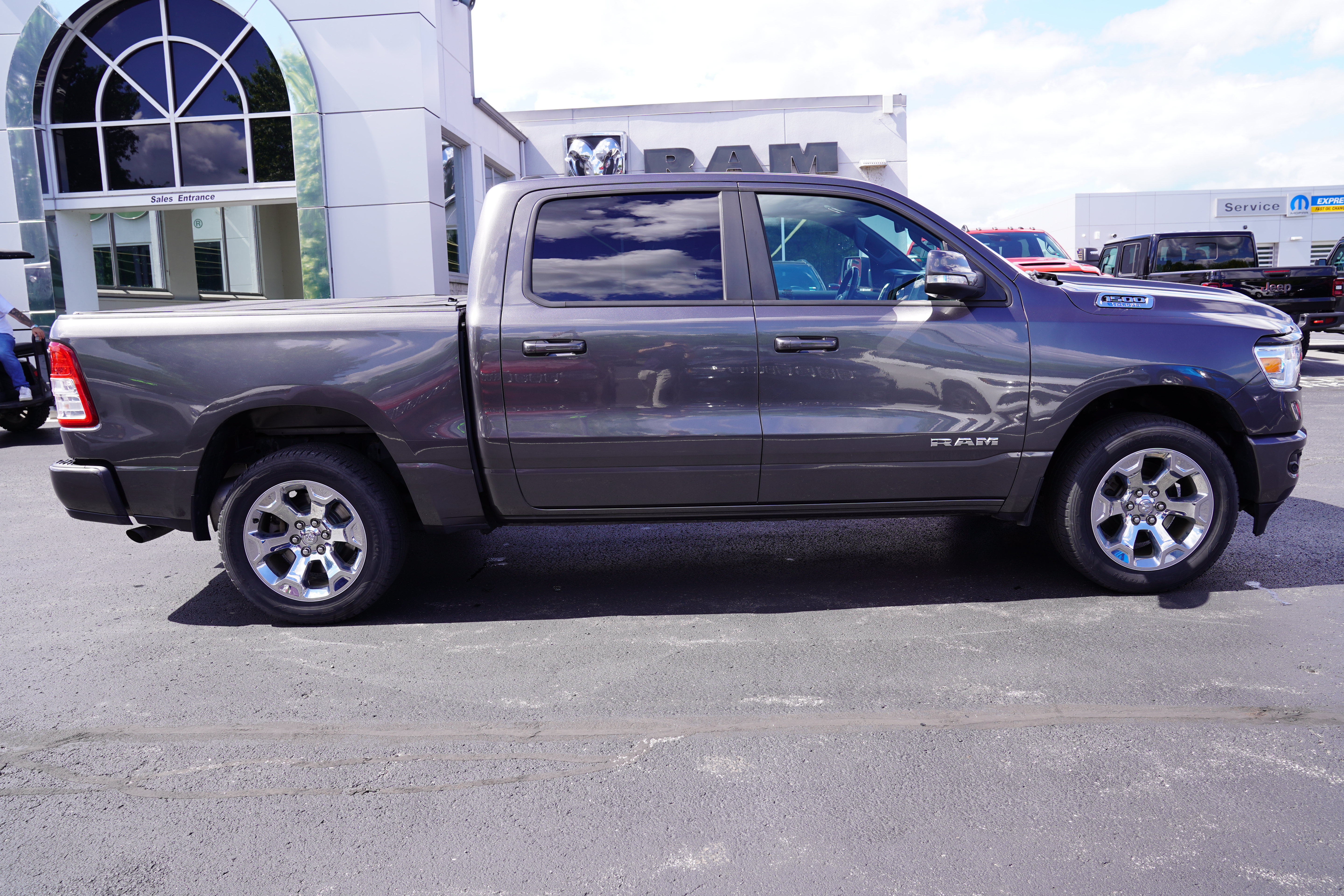 Used 2022 RAM 1500 Big Horn AWD/4WD image 2