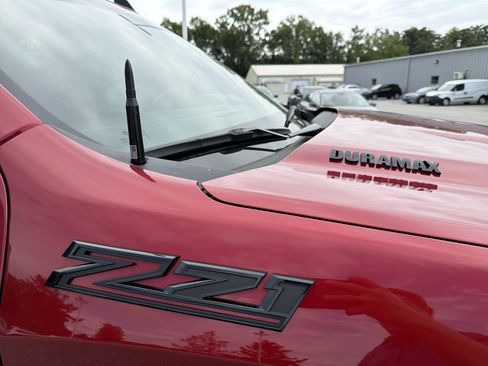 Used 2025 Chevrolet Silverado 1500 RST AWD/4WD image 3