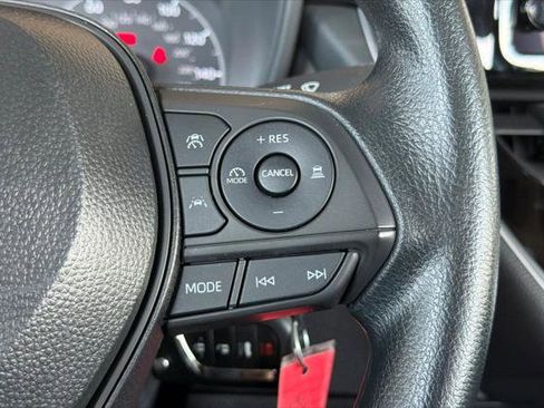 Certified 2025 Toyota Corolla LE image 28