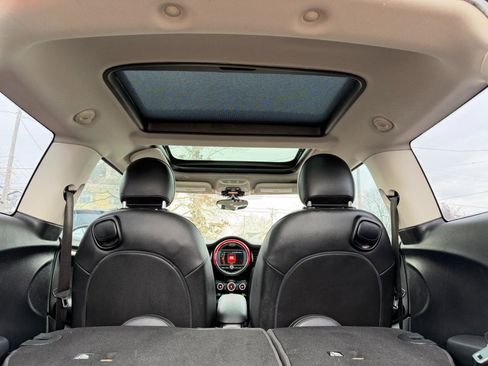 Used 2019 MINI Cooper 2-Door Hardtop w/ Storage Package image 33