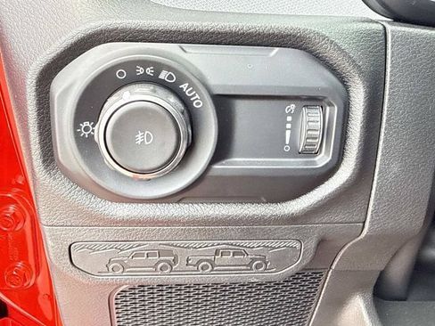 Used 2025 Jeep Wrangler Sport AWD/4WD image 31