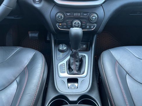 Used 2015 Jeep Cherokee Trailhawk w/ Comfort/Convenience Group image 26