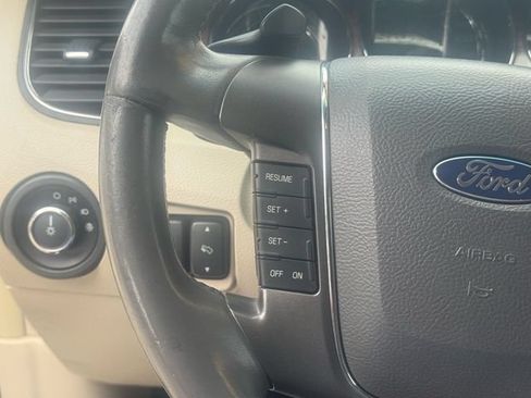 Used 2010 Ford Taurus Limited FWD image 12