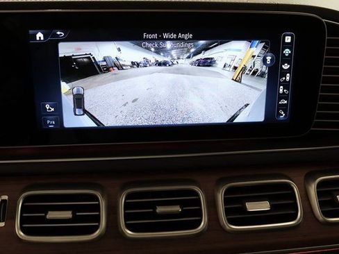 Used 2024 Mercedes-Benz GLS 580 4MATIC image 27