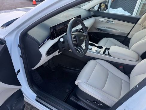Used 2026 Genesis GV70 2.5T Select image 23