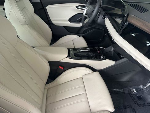 New 2025 Audi Q6 e-tron Premium Plus image 15