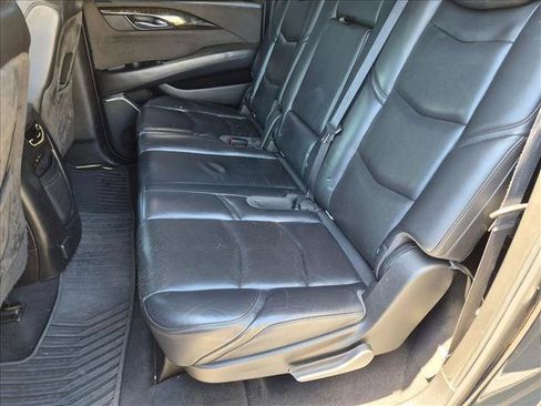 Used 2019 Cadillac Escalade ESV Platinum AWD/4WD image 16