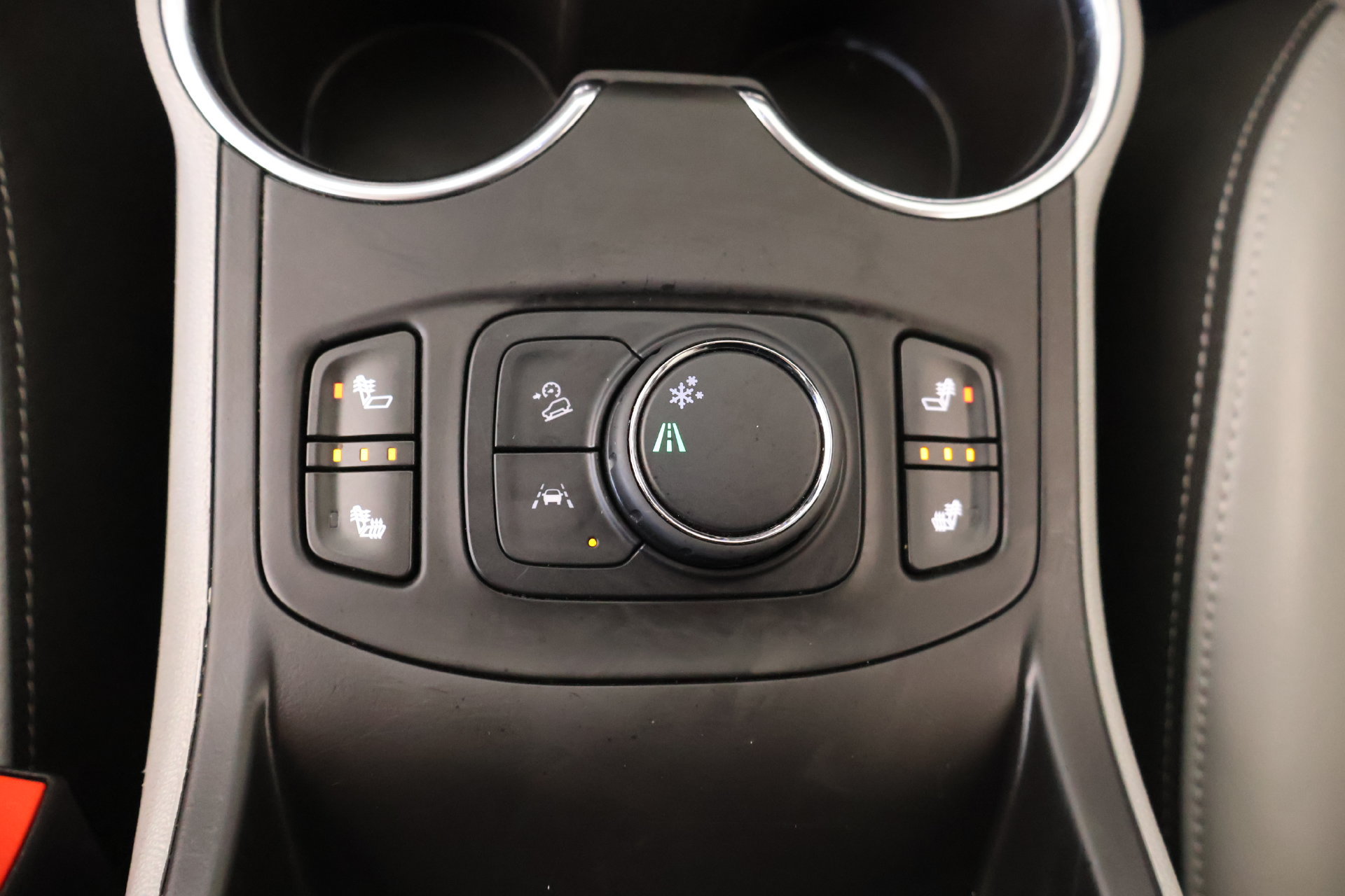 Used 2024 GMC Terrain SLT FWD image 7