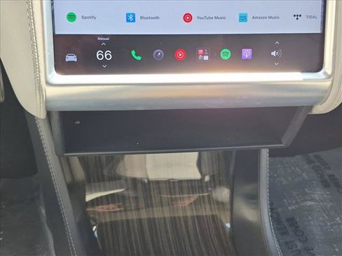 Used 2015 Tesla Model S 70 RWD image 15