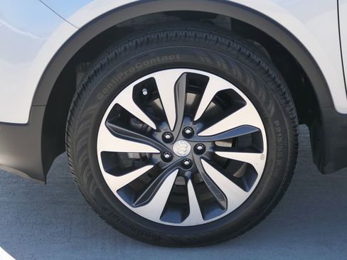 Used 2022 Buick Encore Preferred w/ Safety Package FWD image 11