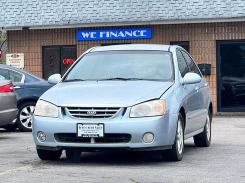 Used 2005 Kia Spectra LX image 2