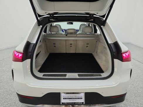Used 2023 Mercedes-Benz EQE 350+ SUV image 17