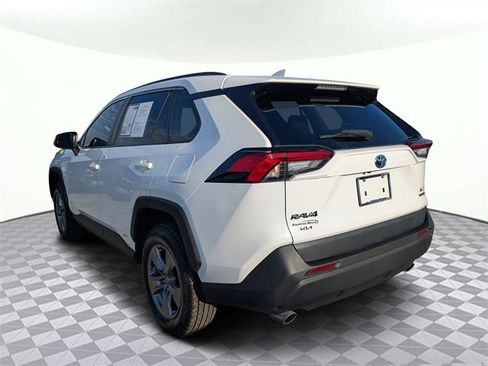 Used 2022 Toyota RAV4 XLE image 5