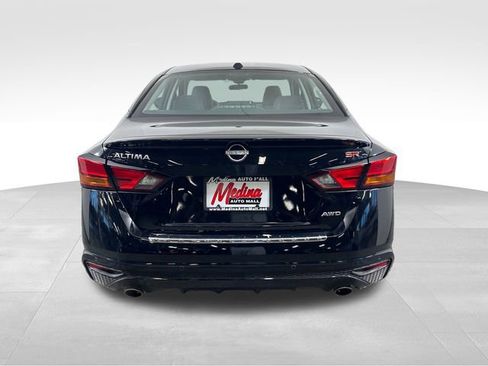 Used 2023 Nissan Altima 2.5 SR w/ SR Premium Package image 6