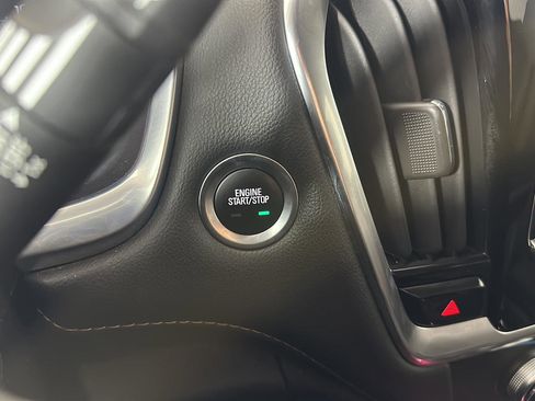 Used 2019 Chevrolet Traverse LT image 14