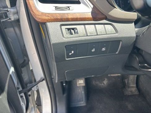 Used 2019 Hyundai Santa Fe XL FWD image 19
